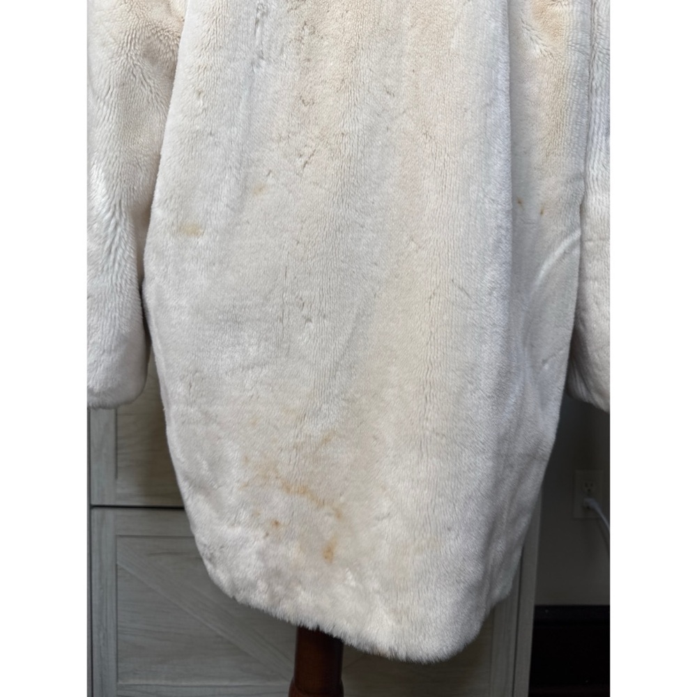 Yves Saint Laurent Vintage 80’s White Faux Fur Coat Size 36 - Picture 4 of 8